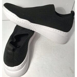 Marc Fisher Water Beach Sneakers Shoes women 7.5 Slip on Black White